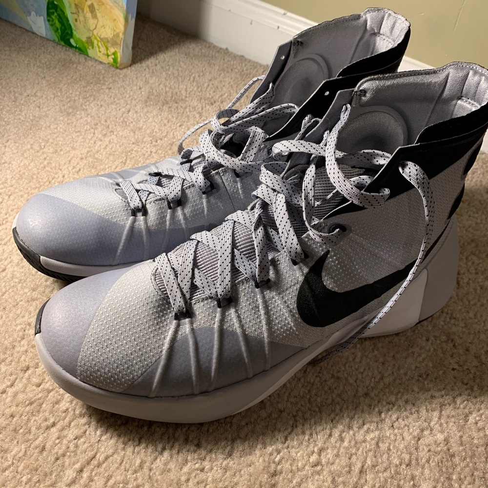 Nike men’s basketball shoes
